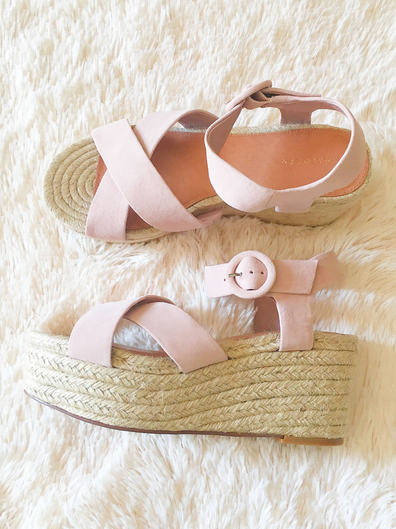 Spring Sandals/Spring Fashion #blushsandals #springfashion #springfashionover40