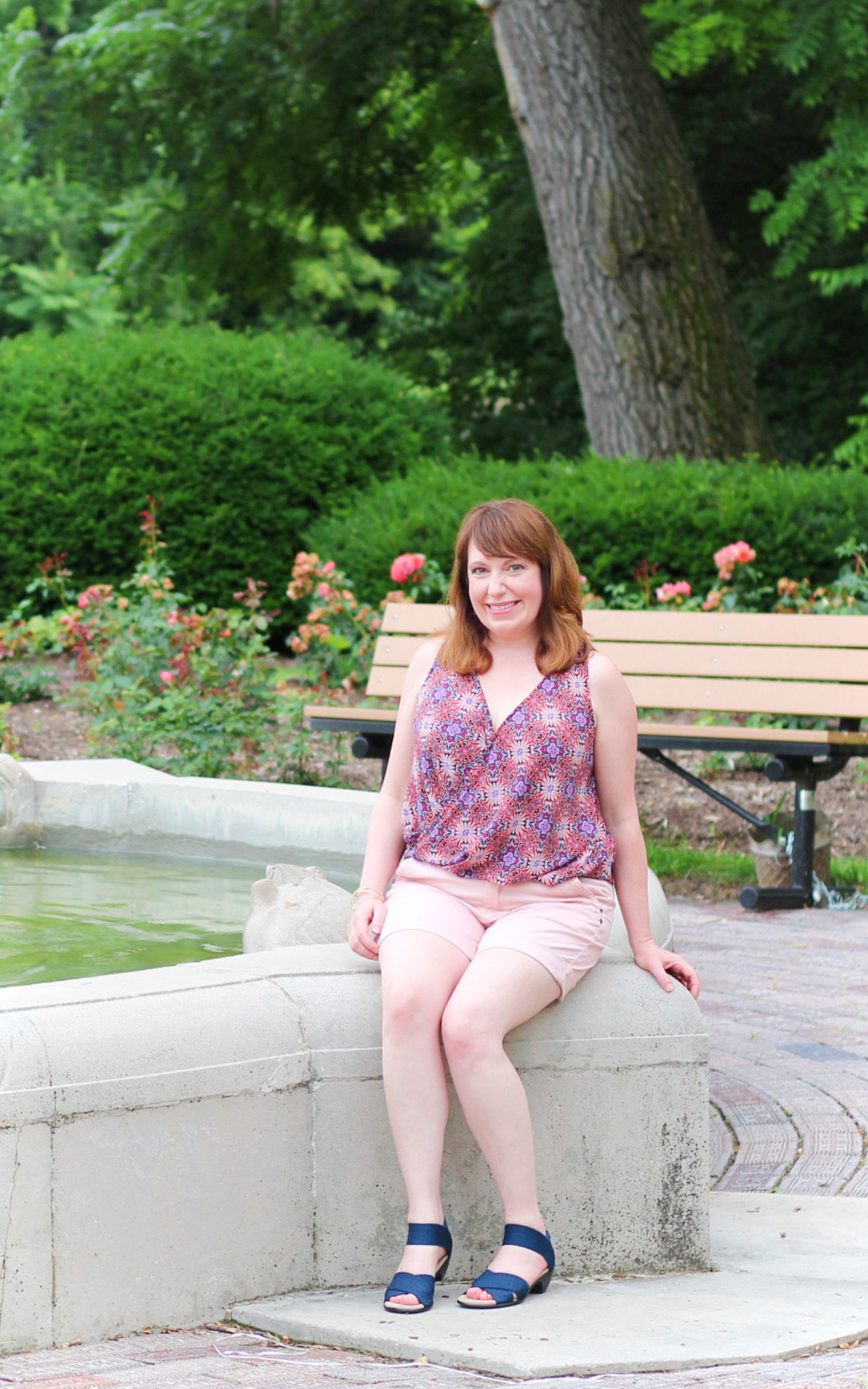 Pink Daisy Tank Top #over40fashion