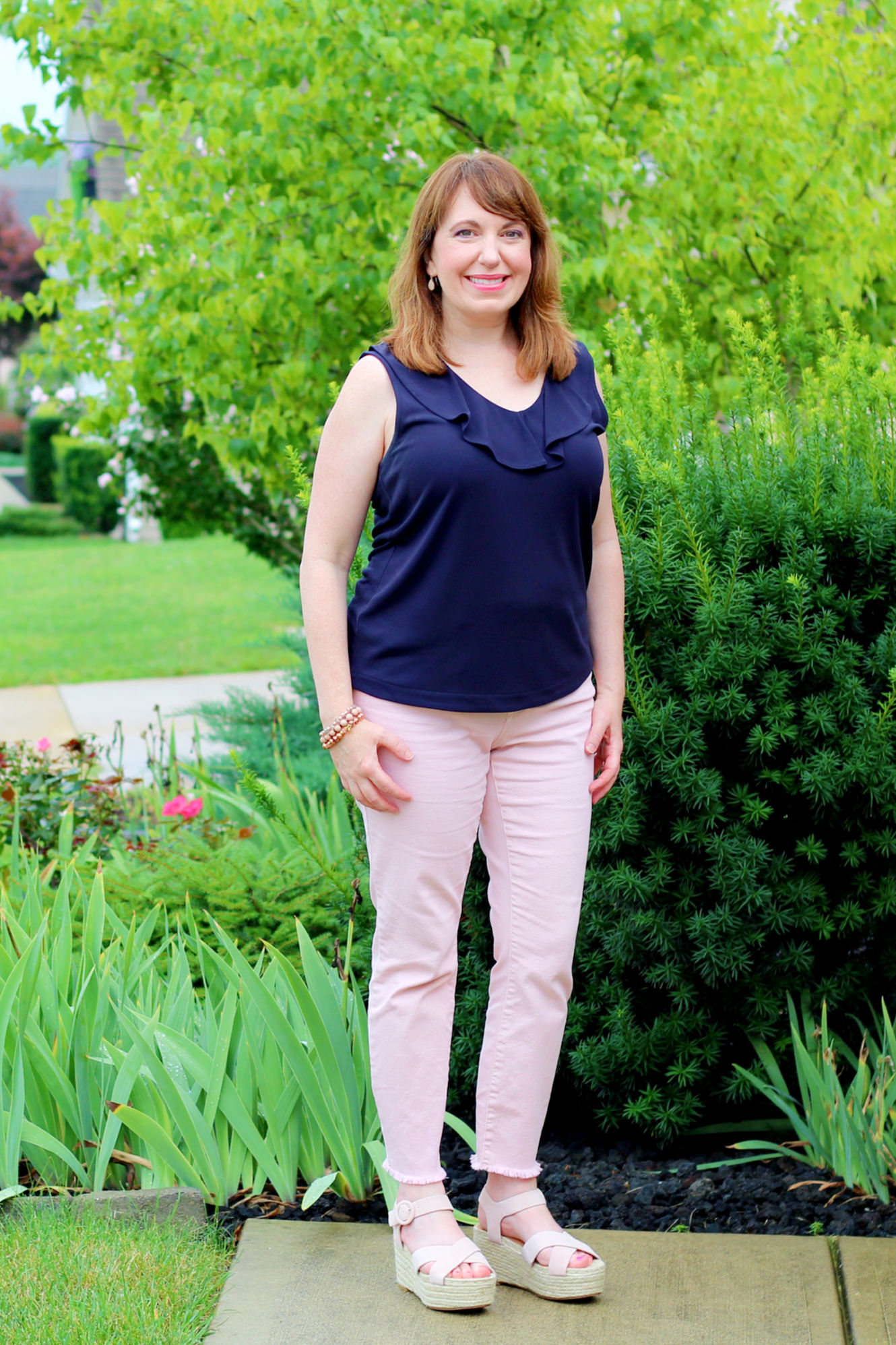 Blush Raw Hem Jeans #fashionover40 #summeroutfits #blushjeans