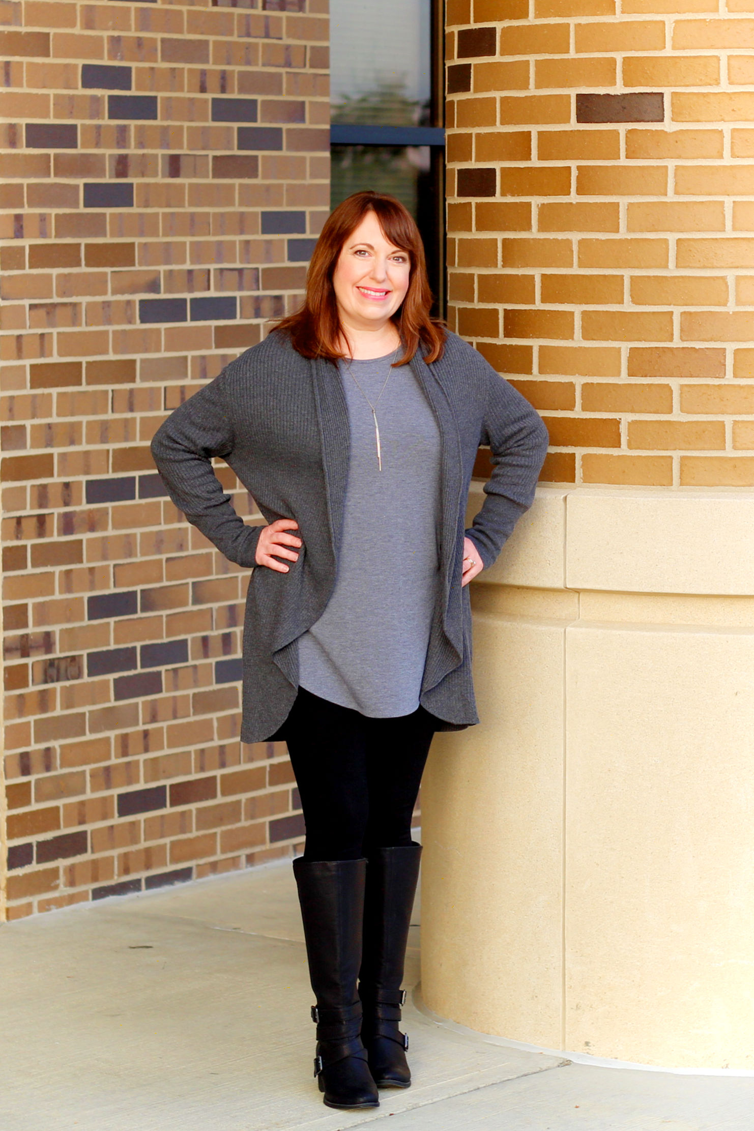 Wardrobe Wednesday | Sweater & Leggings Comfy Maternity Wear - Tori Watson