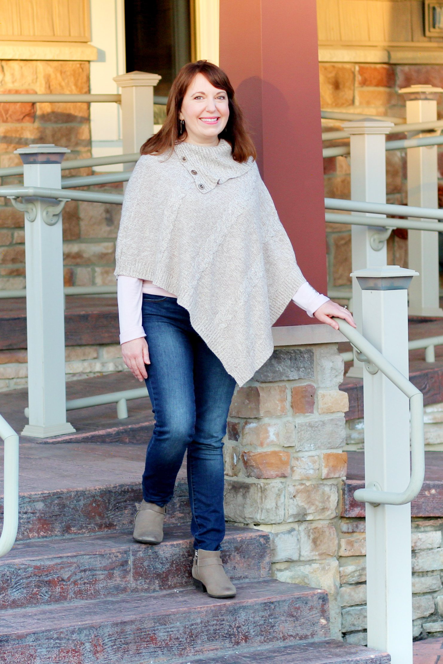 I love this Karen Scott poncho!  It is so soft and comfortable at an amazing price!  #shoppingoutfit #poncho  #ponchooutfit #ponchooutfitwinter 