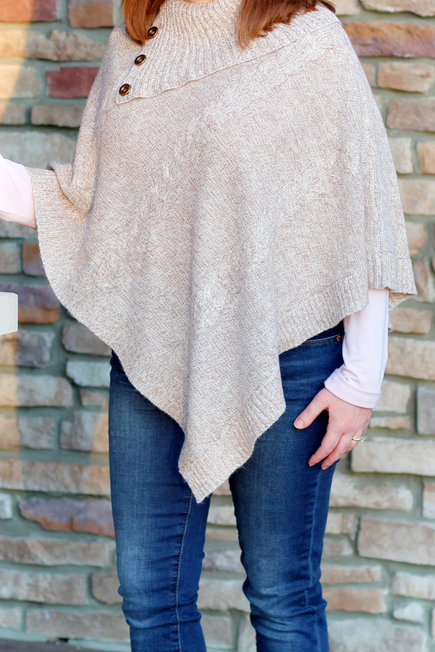 I love this Karen Scott poncho!  It is so soft and comfortable at an amazing price!  #shoppingoutfit #poncho  #ponchooutfit #ponchooutfitwinter 