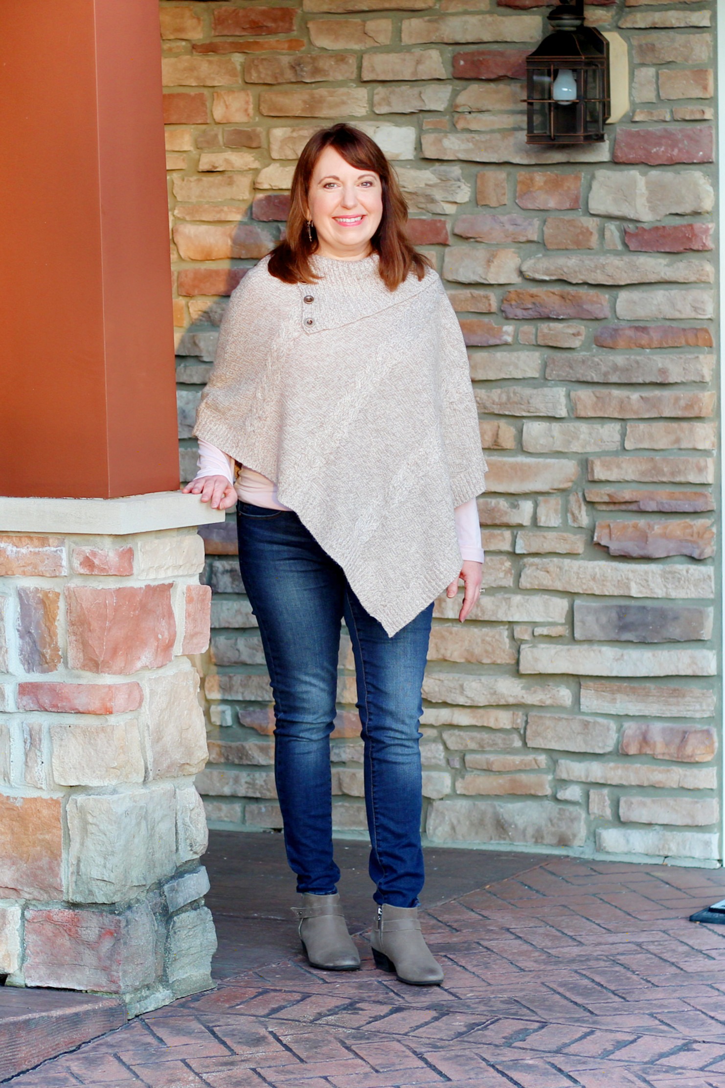 I love this Karen Scott poncho!  It is so soft and comfortable at an amazing price!  #shoppingoutfit #poncho  #ponchooutfit #ponchooutfitwinter 