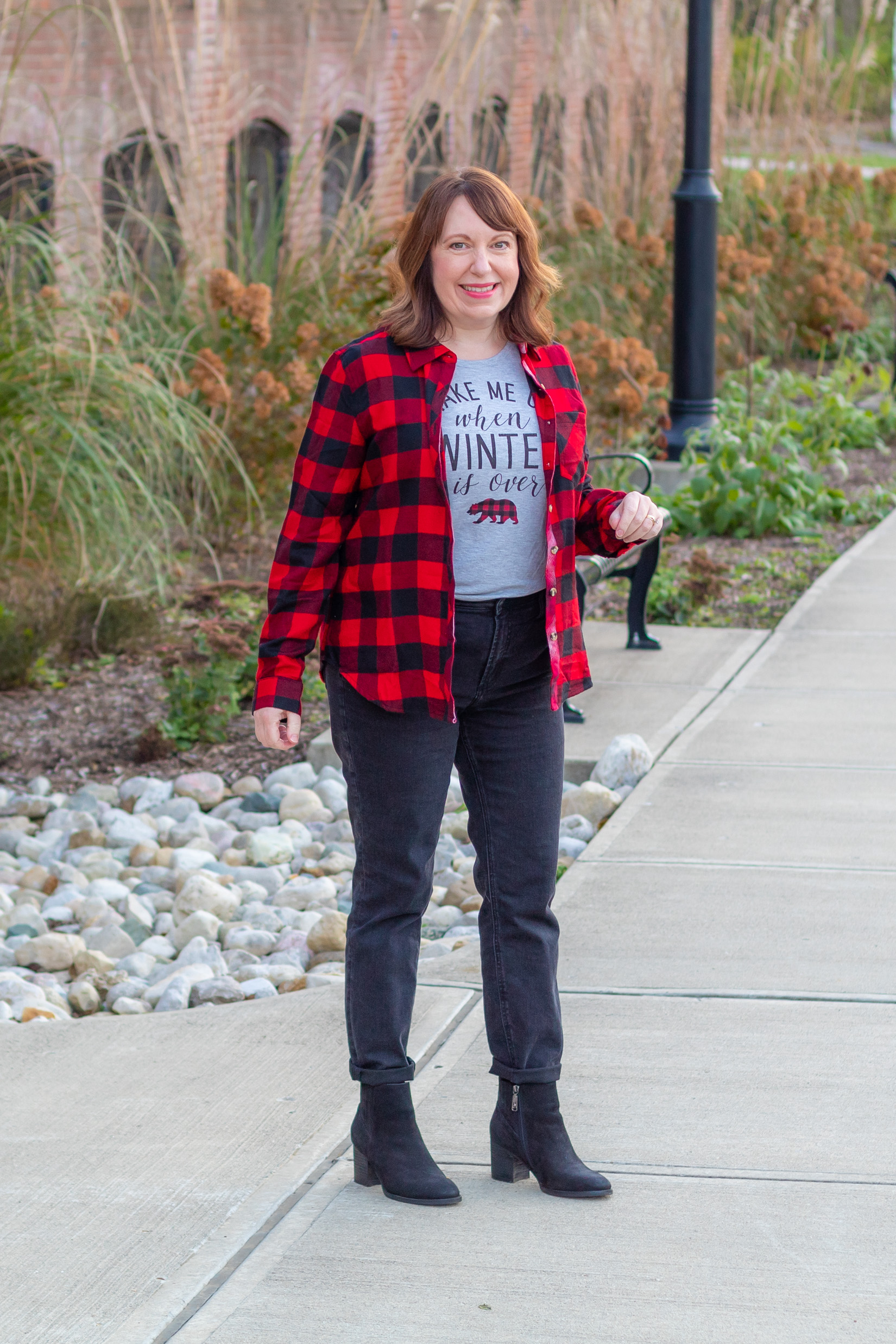 Graphic Tee/Plaid Shirt Outfit
